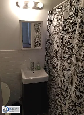 Rented by Metropolitan Property Group | media 3