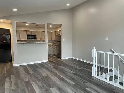 8722 Grasmere Ct — Photo 2