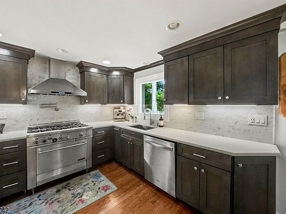3rd image of 17 Harrison Ave