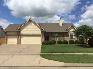 863 S Sunset Cir, Andover, KS 67002