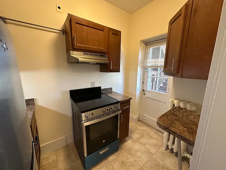 181-183 Winthrop Rd #181-8 — Photo 3
