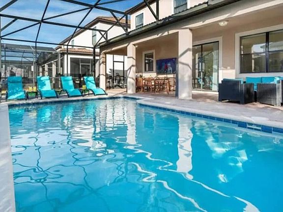 3rd image of 1424 Thunderbird Rd