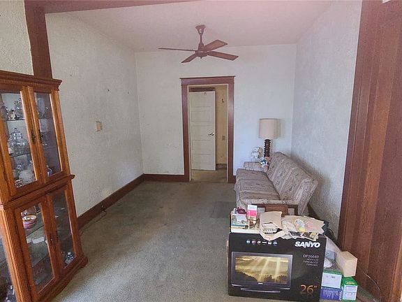 3rd image of 722 Illinois Ave