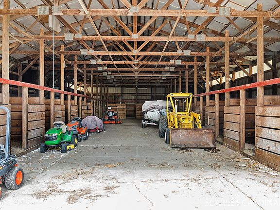 5th image of 1111 Simons Rd