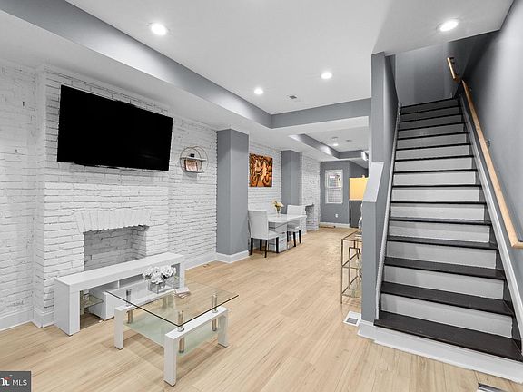4th image of 1007 Bennett Pl