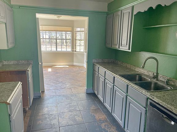 3rd image of 229 Sam Rayburn Dr