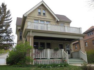 1637 N Astor St, Milwaukee, WI 53202