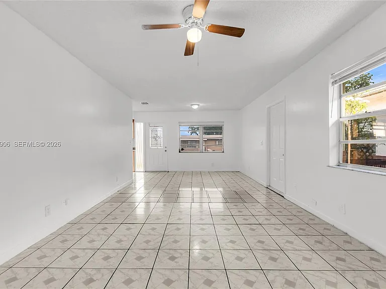 5742 Garfield St #2 — Photo 28