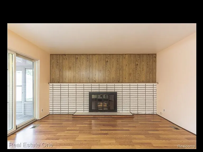 29735 Boewe Dr — Photo 7