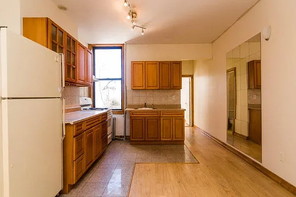 Rented by Nooklyn NYC LLC | media 19