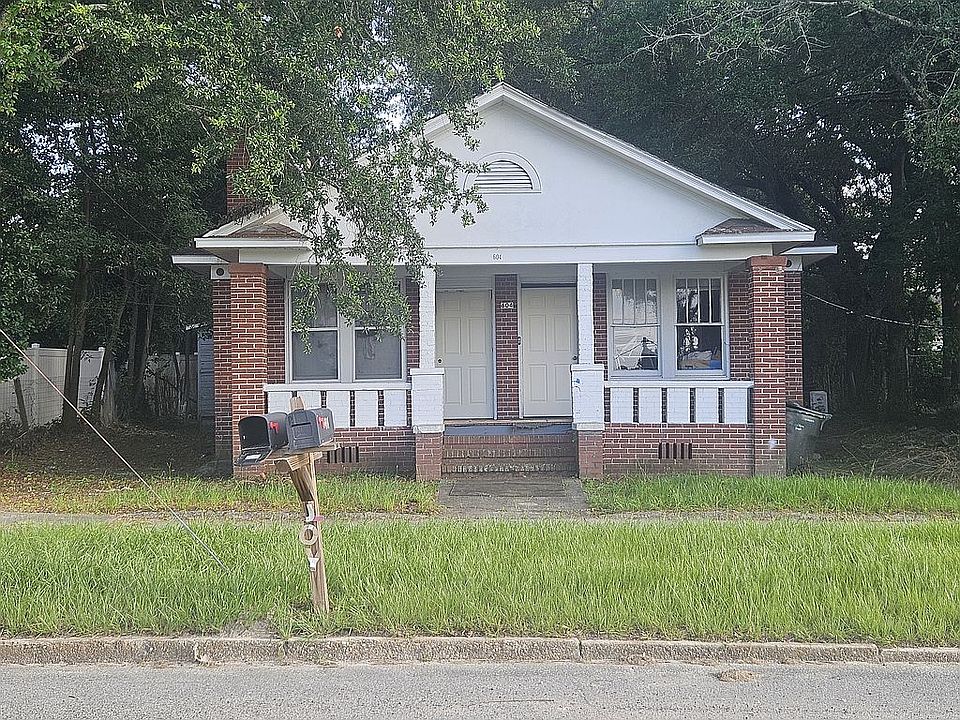 2nd image of 604 Hicks St
