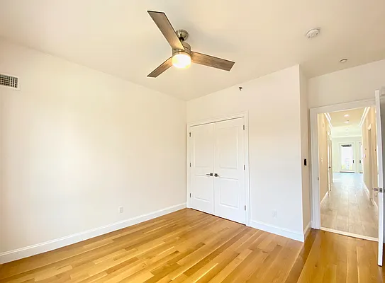 Rented by Mae Equities | media 39