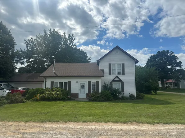 10237 Rice St, Maybee, MI 48159