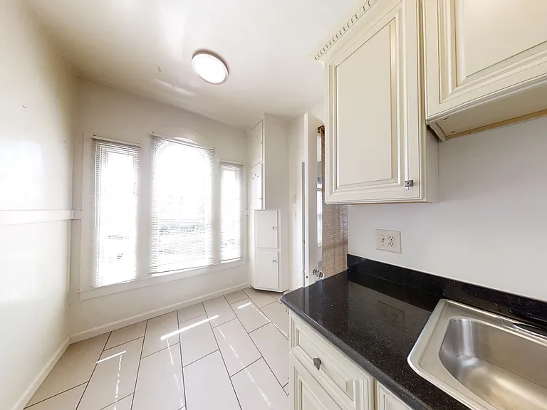 2817 College Ave — Photo 21