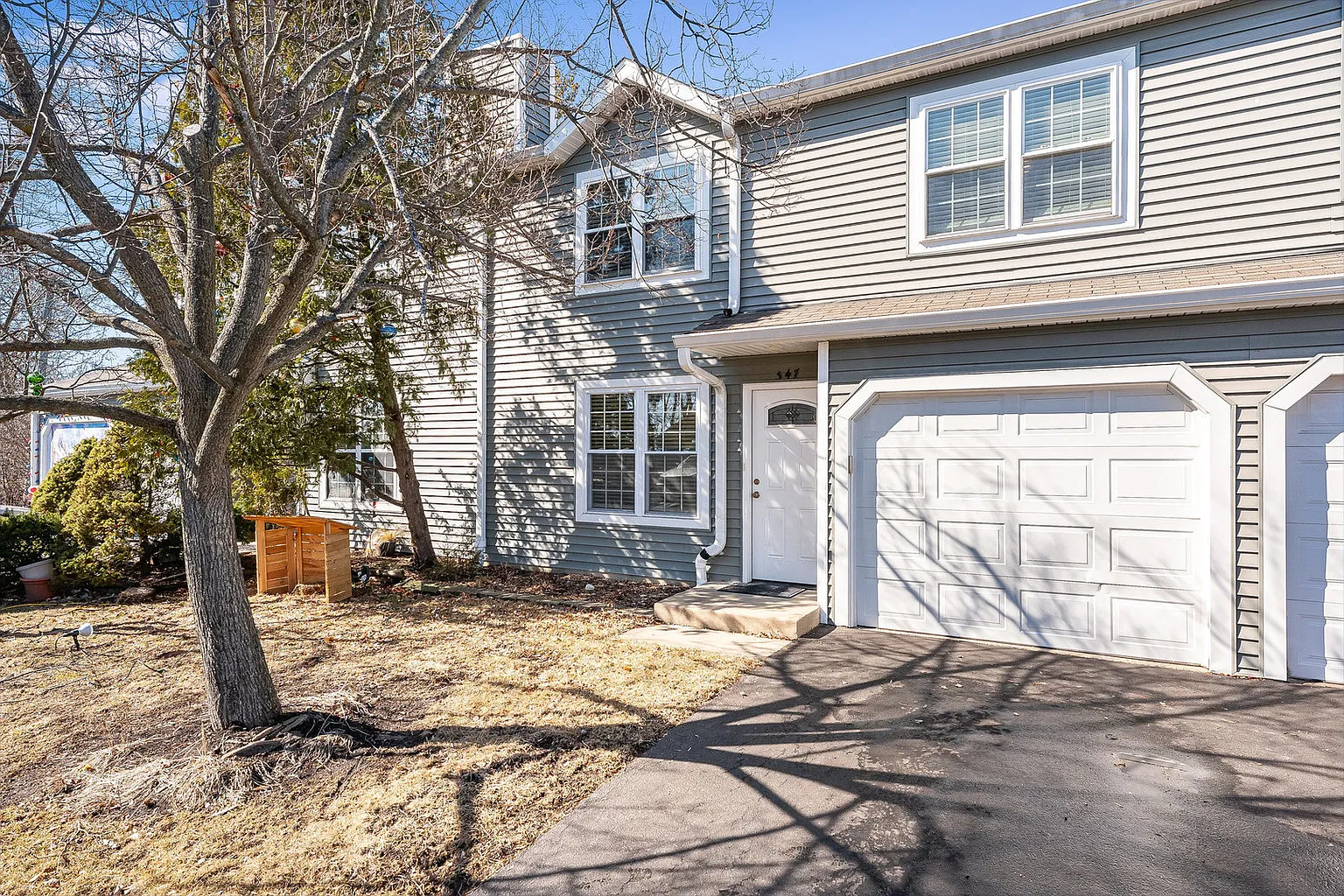 547 Meadow Hill Ln photo 1