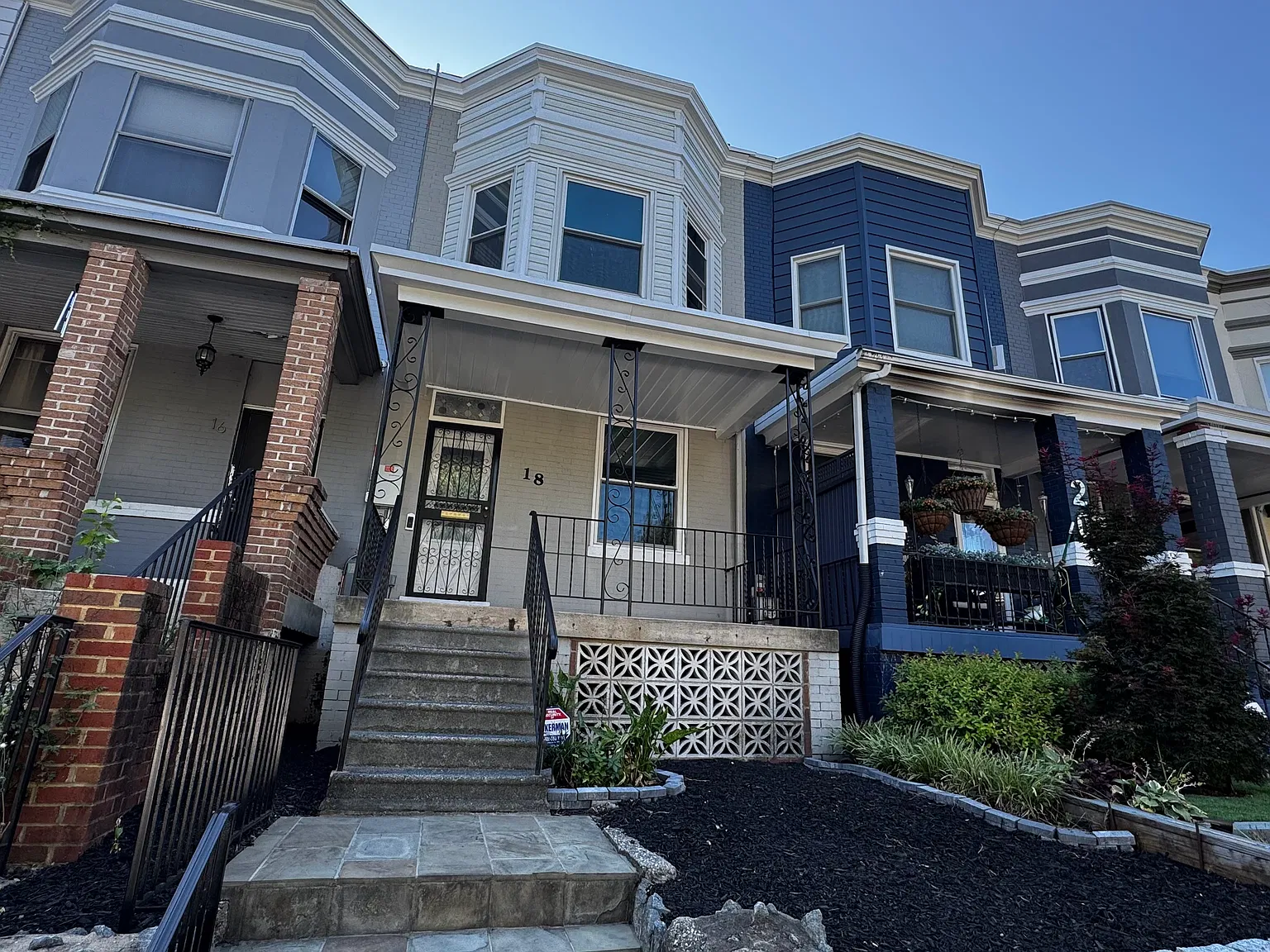 3 bed, 1387 sqft, $4,200 — Photo 1