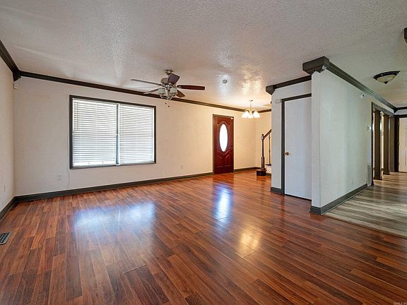 5th image of 3306 Lena Ln
