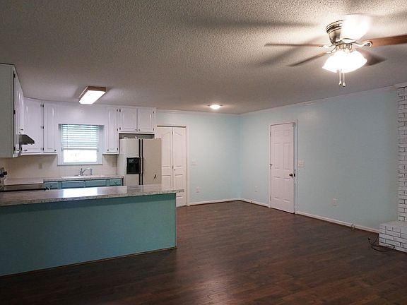 5th image of 348 Benbow Dr