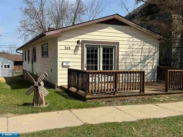 308 1st St NW, Chisholm, MN 55719