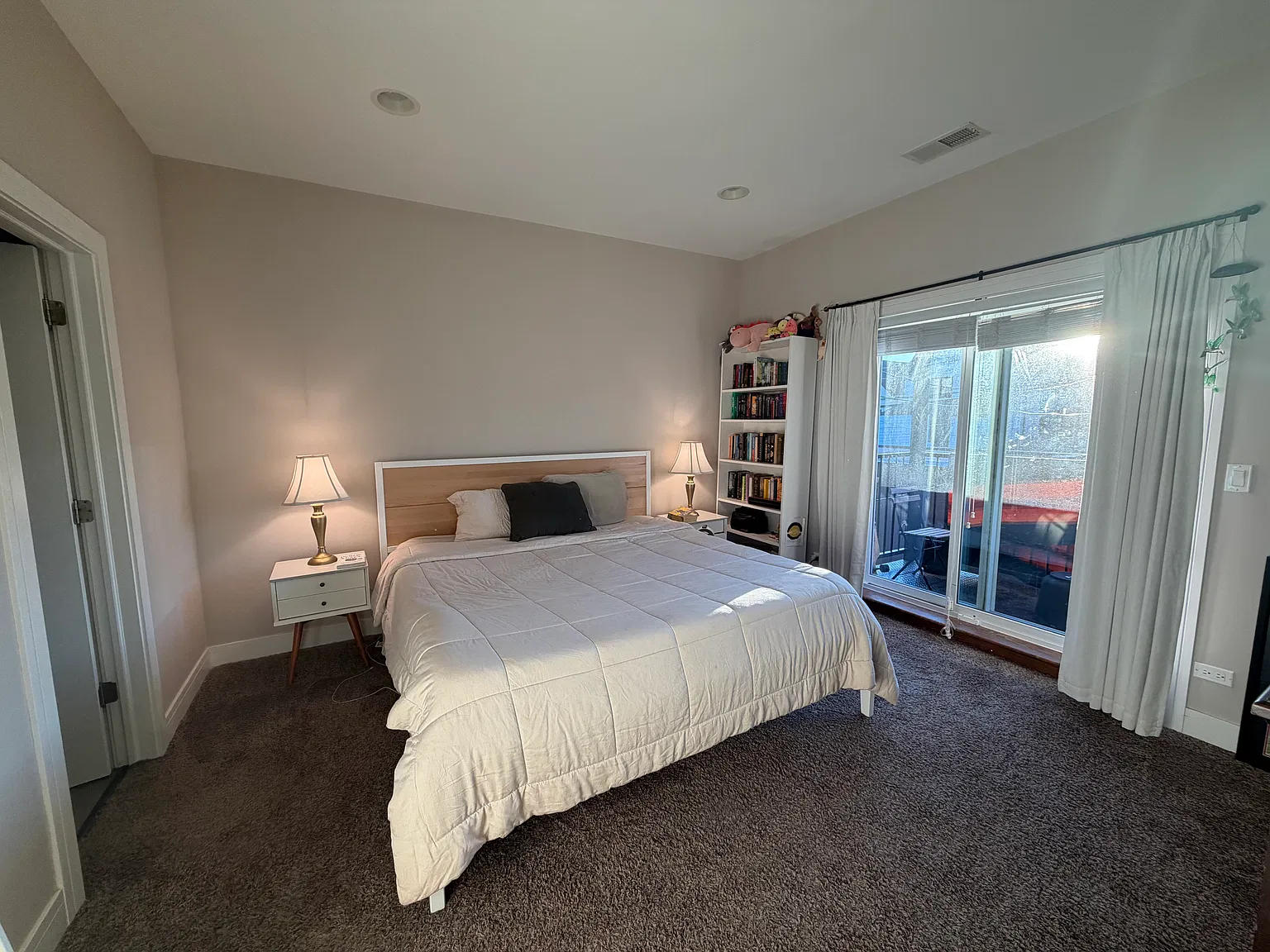 2 bed, 1150 sqft, $2,985 — Photo 3