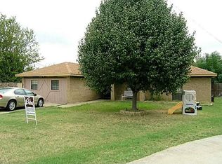 1105 Oak Ct, Benbrook, TX 76126