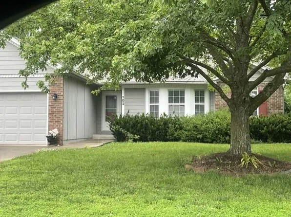 102 W Sierra Dr, Raymore, MO 64083