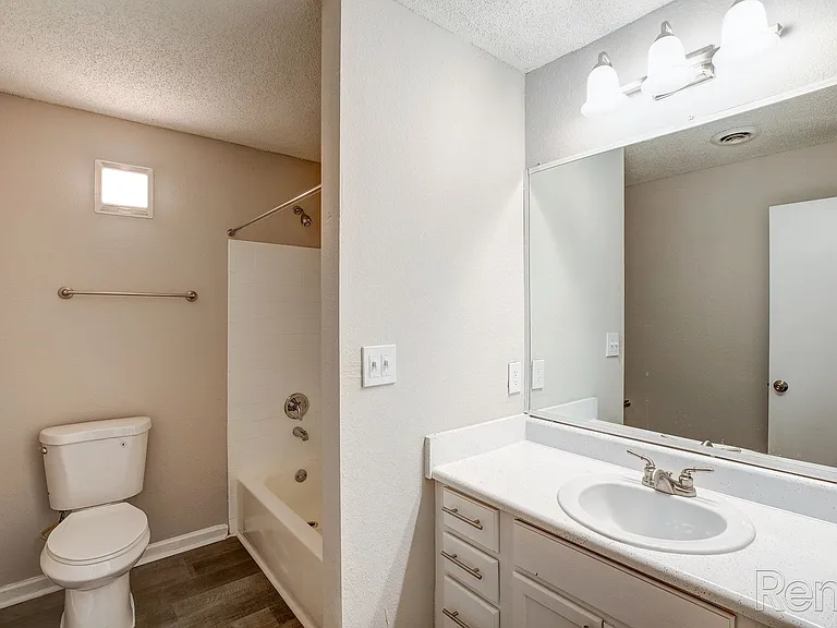 Towne at Lakewood Heights — Photo 39