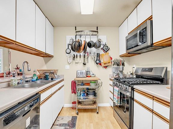 4th image of 135 Forno Way