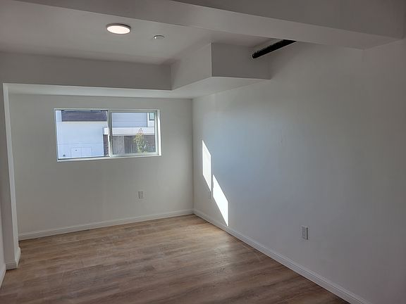 4th image of 2400 17th Ave
