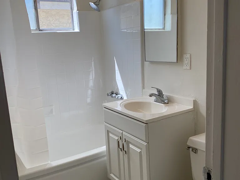 4043 McLaughlin Ave #6B — Photo 1