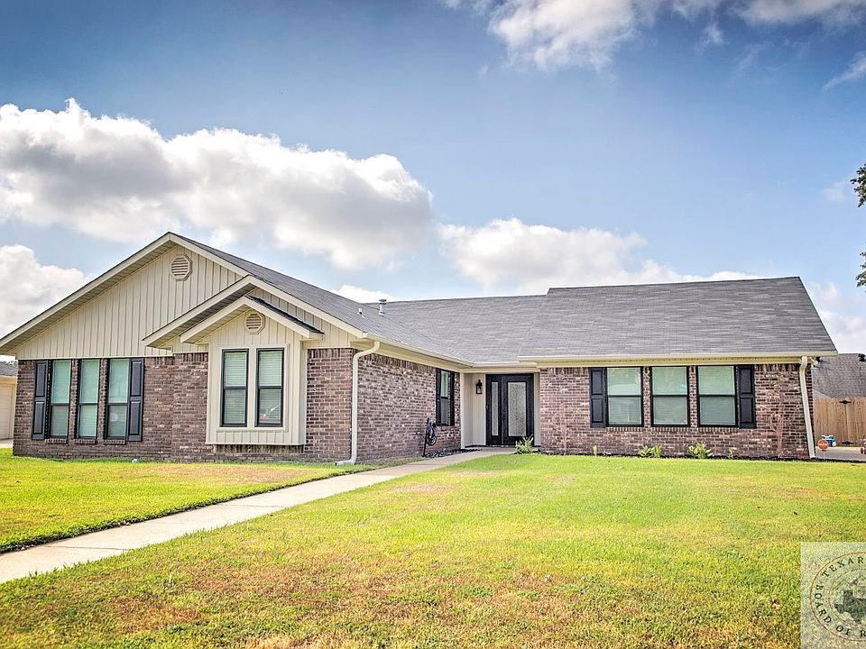 1st image of 2412 Lavender Ln