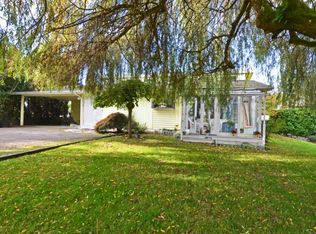 21806 Poplar Way, Brier, WA 98036