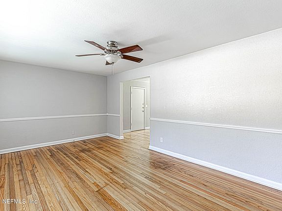 5th image of 2733 HIRSCH Avenue