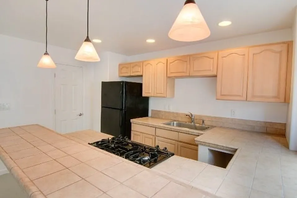Furnished. Lovely 1 Bedroom 1 Bath Unit In Kaumana — Photo 3
