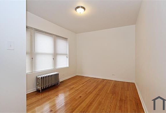 3rd image of 7653 S Loomis Blvd #676