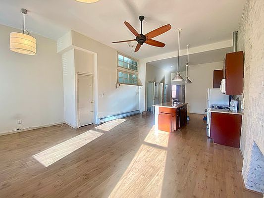 2nd image of 469 Evergreen Ave #2