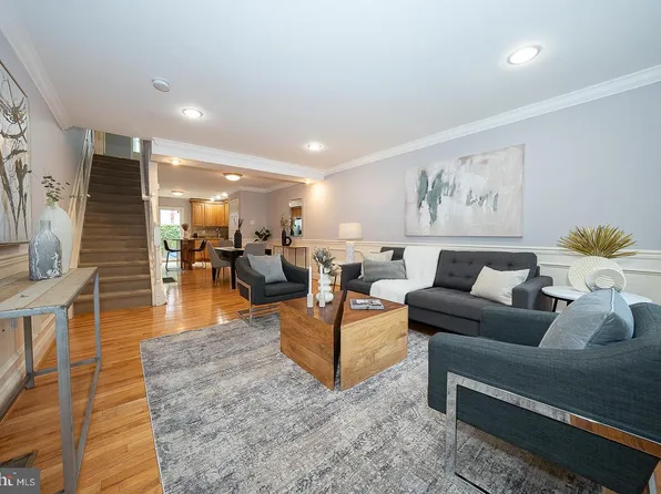 2406 Catharine St, Philadelphia, PA 19146
