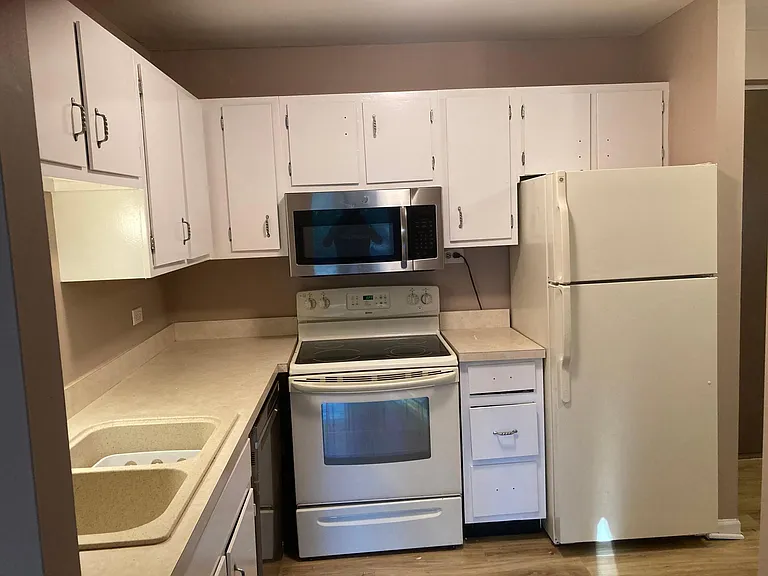 425 Walnut Creek Ln #1102 — Photo 5