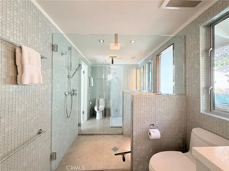 2490 Monaco Dr — Photo 14