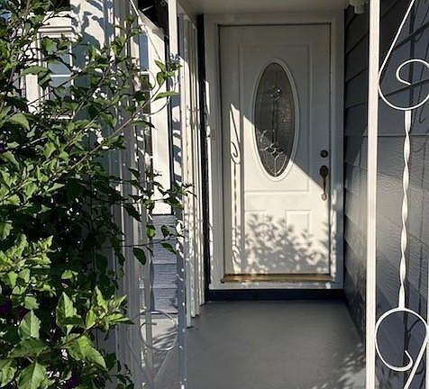 4th image of 3072 Avon Ln