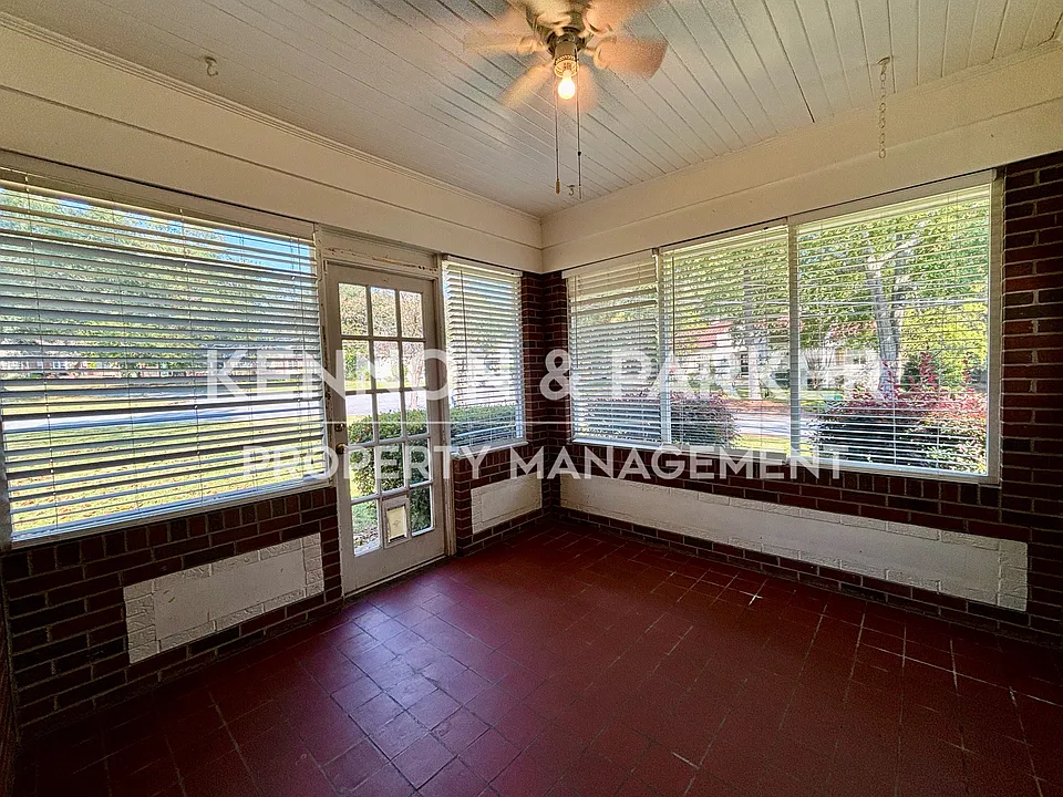 1810 Saint Elmo Dr