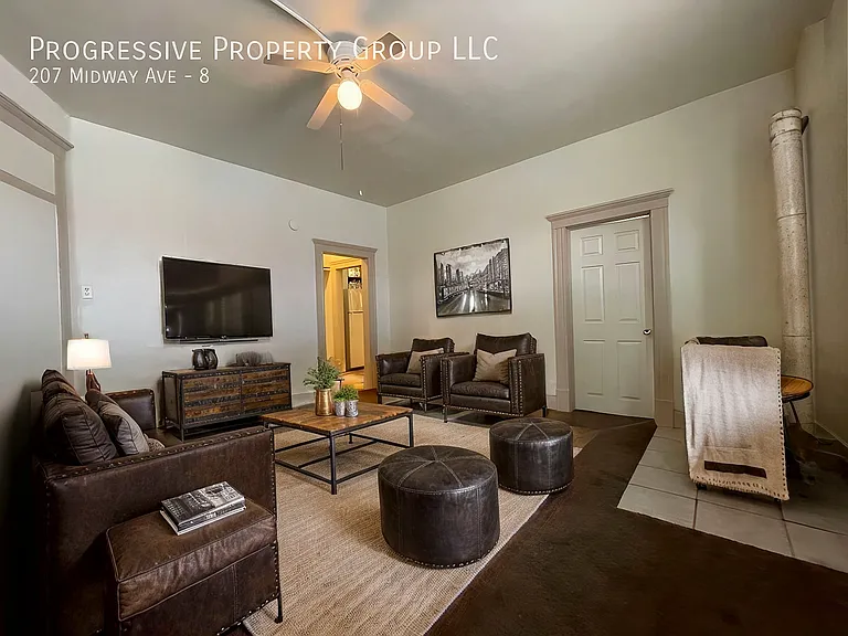 207 Midway Ave — Photo 3
