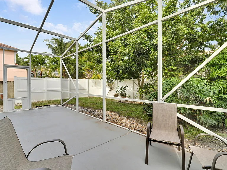 4881 McGill St — Photo 37