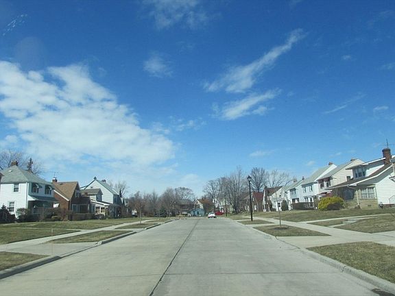 4th image of 267 E 194th St