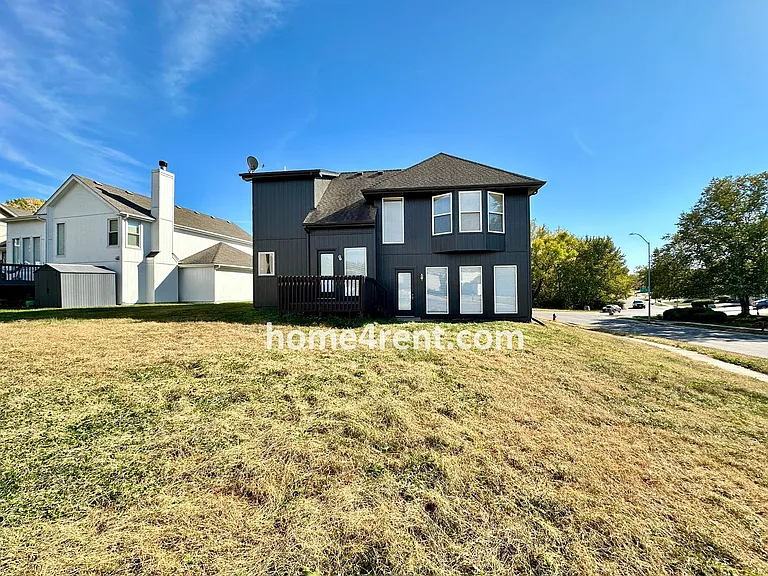 8310 NW 77th Ter — Photo 39