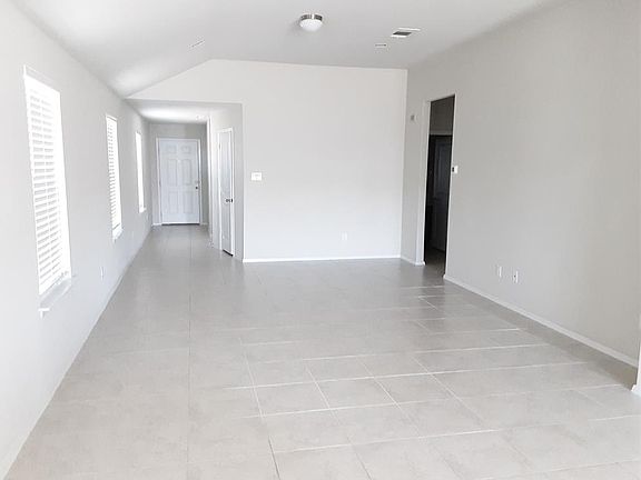 5th image of 11512 Milano Dr