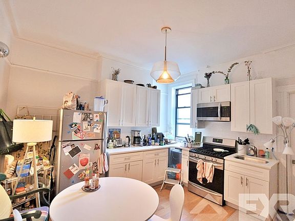 5th image of 681 Sterling Pl #4F