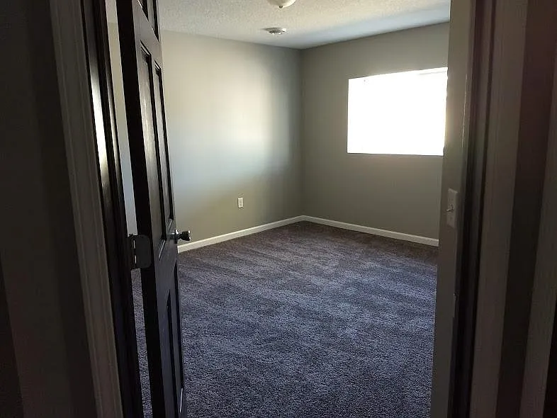 1933 Southridge Ave Menomonie Wi Apartments For Rent Zillow