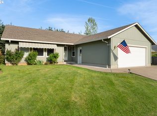 201 Bluebird St, Cottage Grove, OR 97424