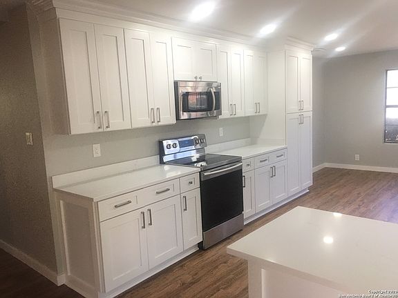 3rd image of 270 Avenue F